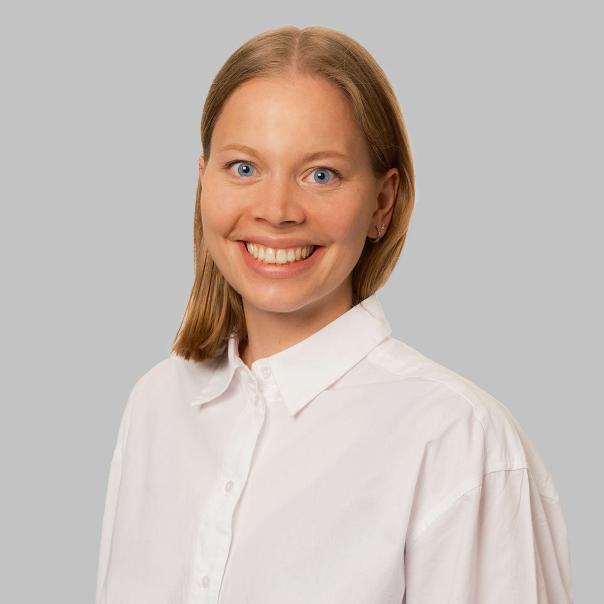 emilie grå baggrund web